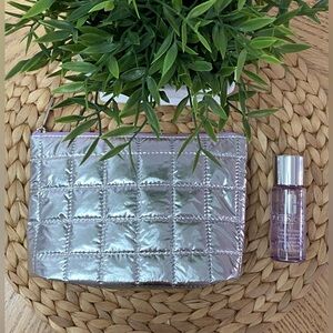 NEW Clinique Makeup Remover & Pouch Set